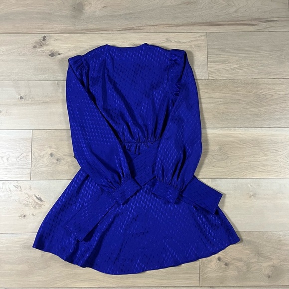 Express Women’s Satin Blue Tie Waist Mini Dress NWT - Picture 8 of 8